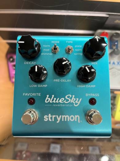 Strymon BlueSky Reverberator Pedal - Midnight Edition | Long & McQuade